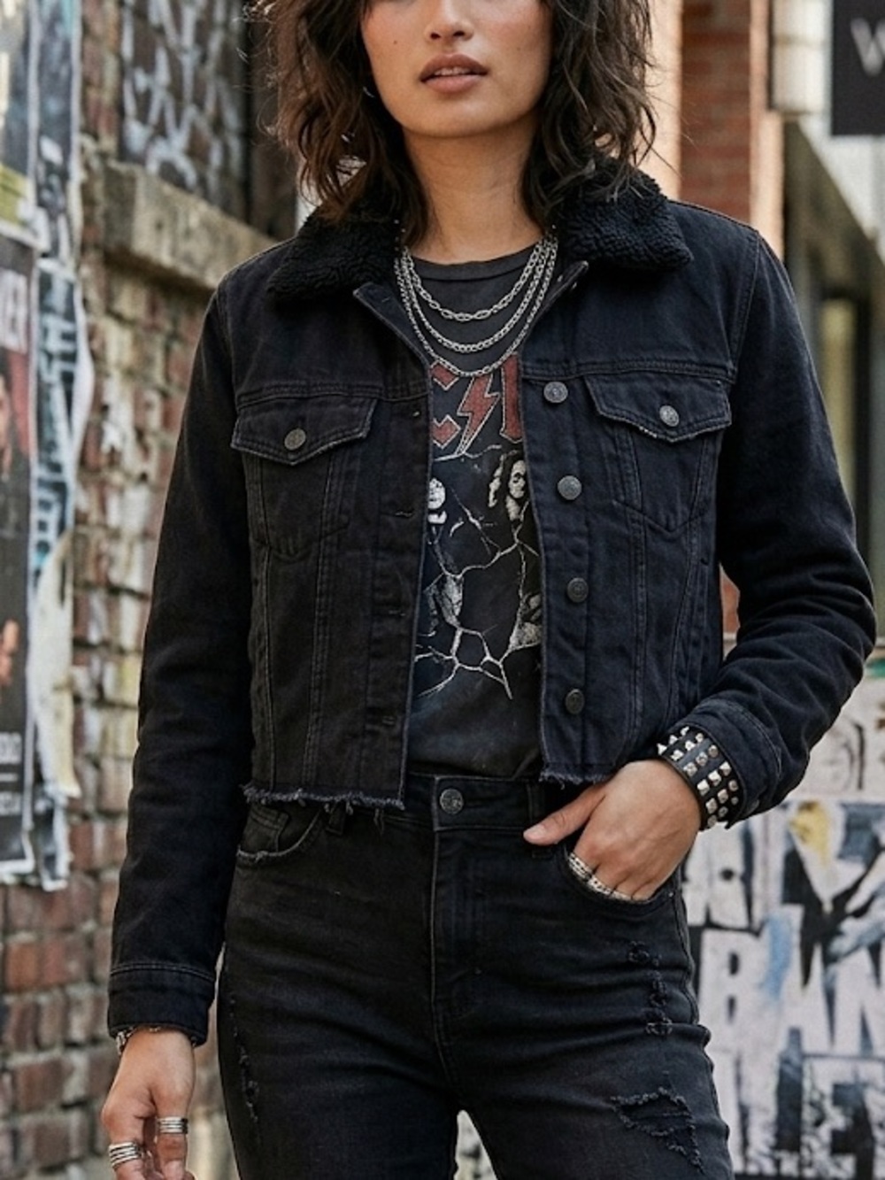 GUESS Black Cropped Denim Jacket Sherpa Collar Frayed Hem Size Small
